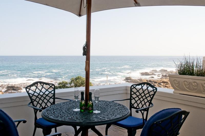 Bantry Beach Luxury Suites Кейптаун Екстериор снимка