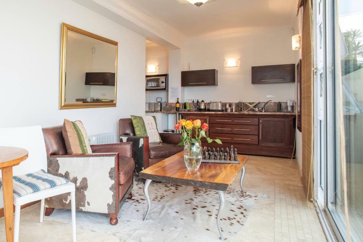 Bantry Beach Luxury Suites Кейптаун Екстериор снимка