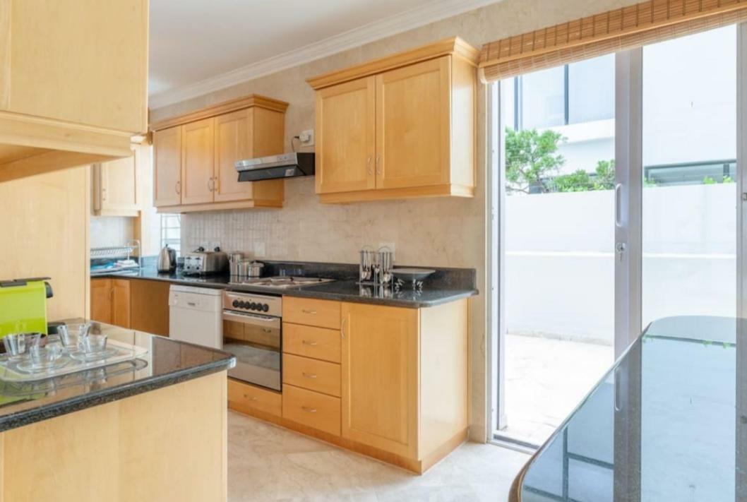 Bantry Beach Luxury Suites Кейптаун Екстериор снимка