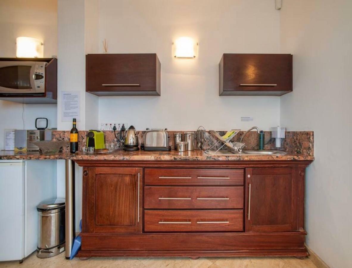 Bantry Beach Luxury Suites Кейптаун Екстериор снимка