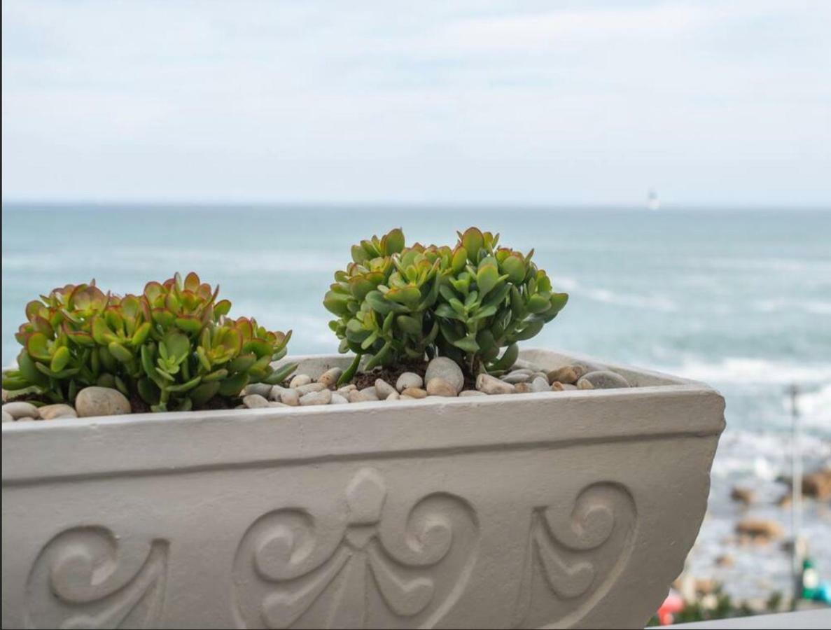 Bantry Beach Luxury Suites Кейптаун Екстериор снимка
