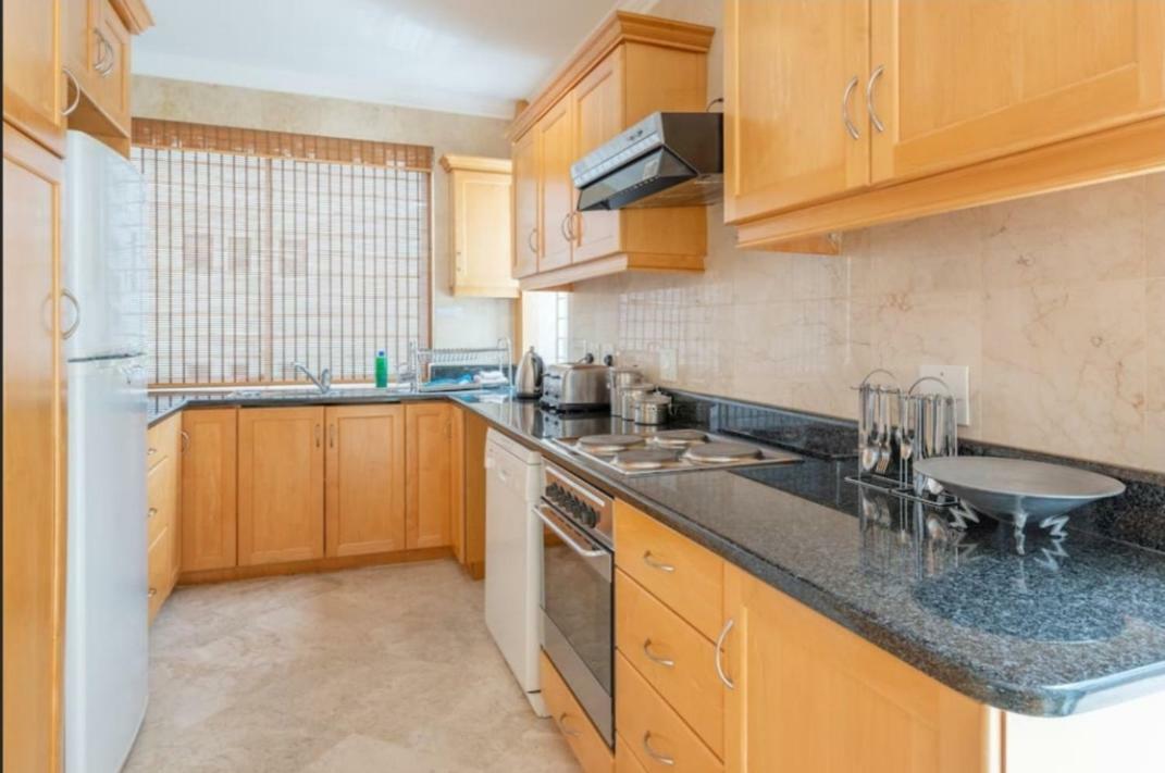 Bantry Beach Luxury Suites Кейптаун Екстериор снимка