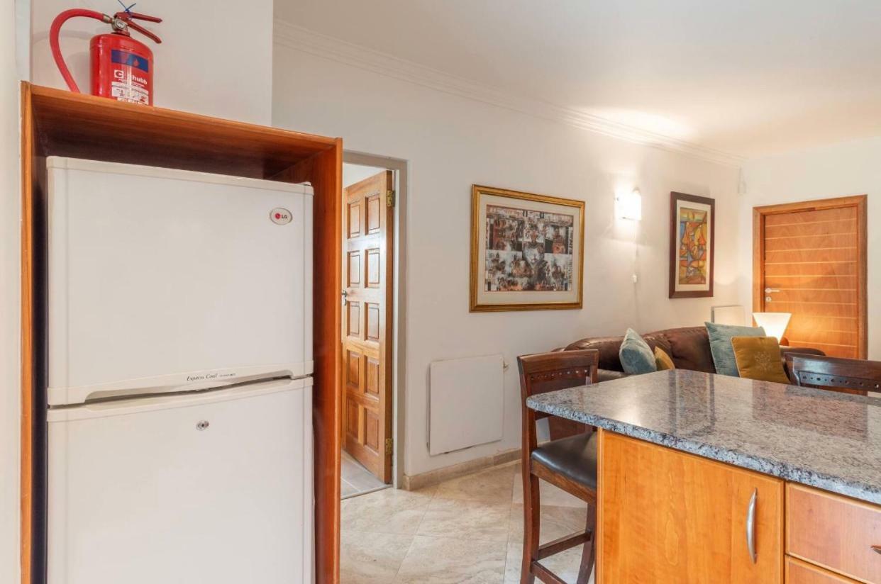 Bantry Beach Luxury Suites Кейптаун Екстериор снимка