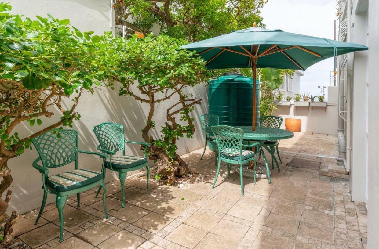 Bantry Beach Luxury Suites Кейптаун Екстериор снимка